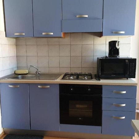 Apartments Berto - 500M To The Beach 罗维尼 外观 照片