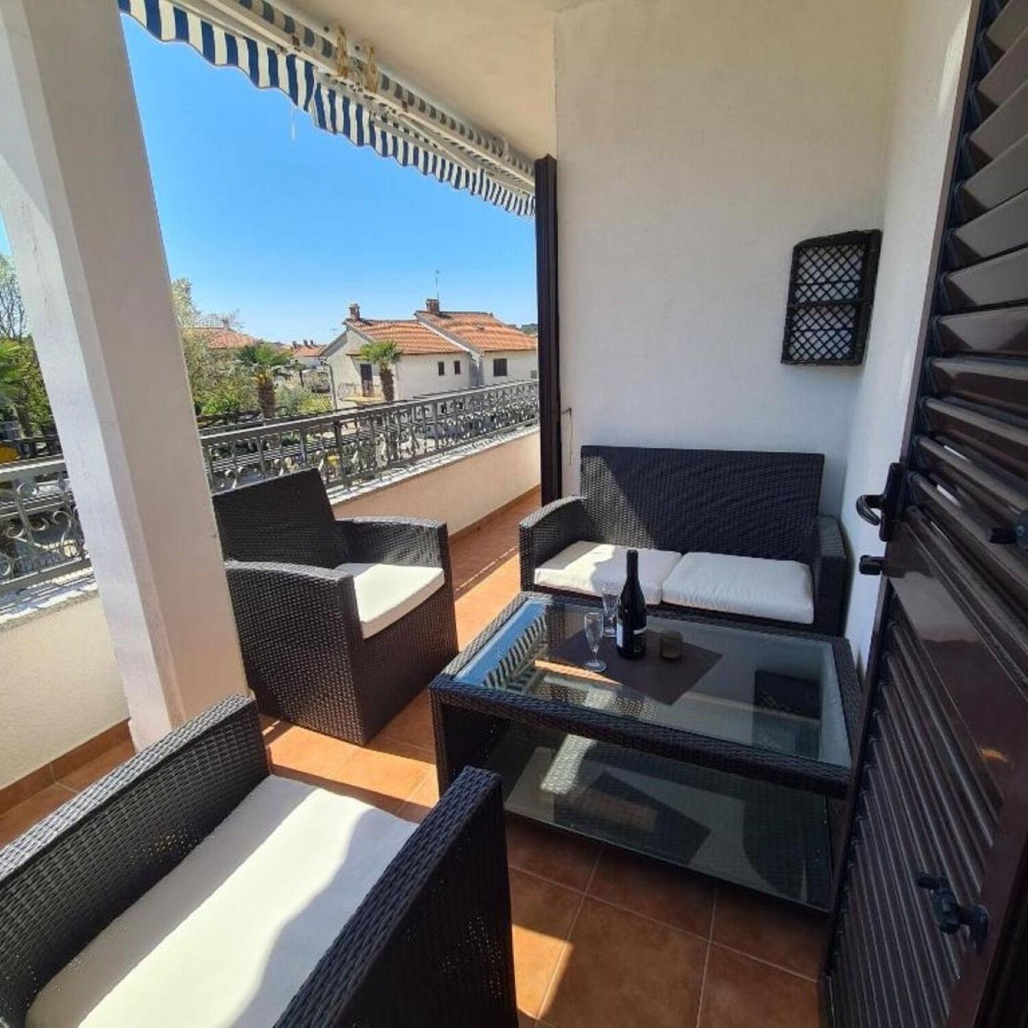 Apartments Berto - 500M To The Beach 罗维尼 外观 照片